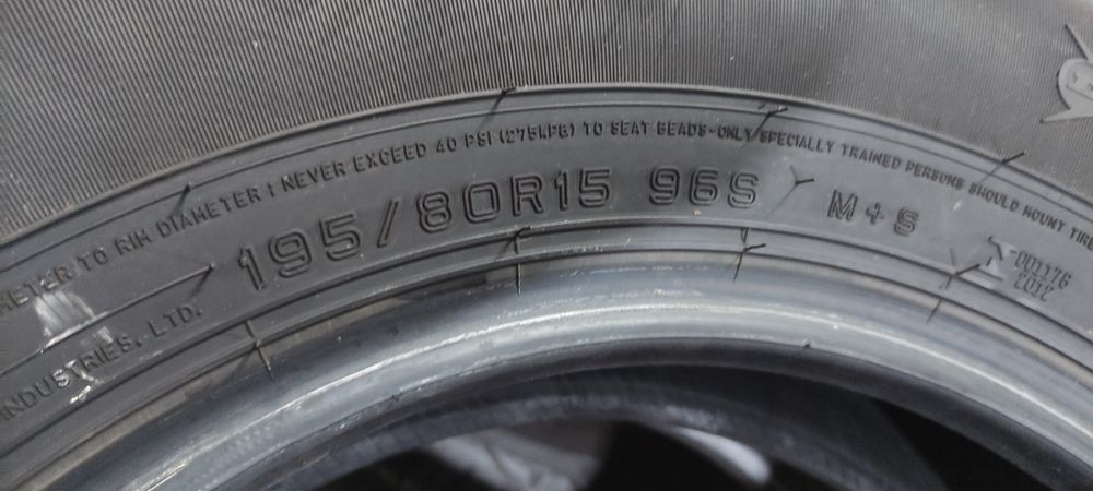 Pneus 195/80/15 novos e semi novos