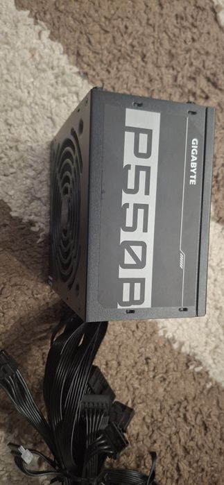Блок живлення Gigabyte P550B 550W (80 PLUS Bronze)