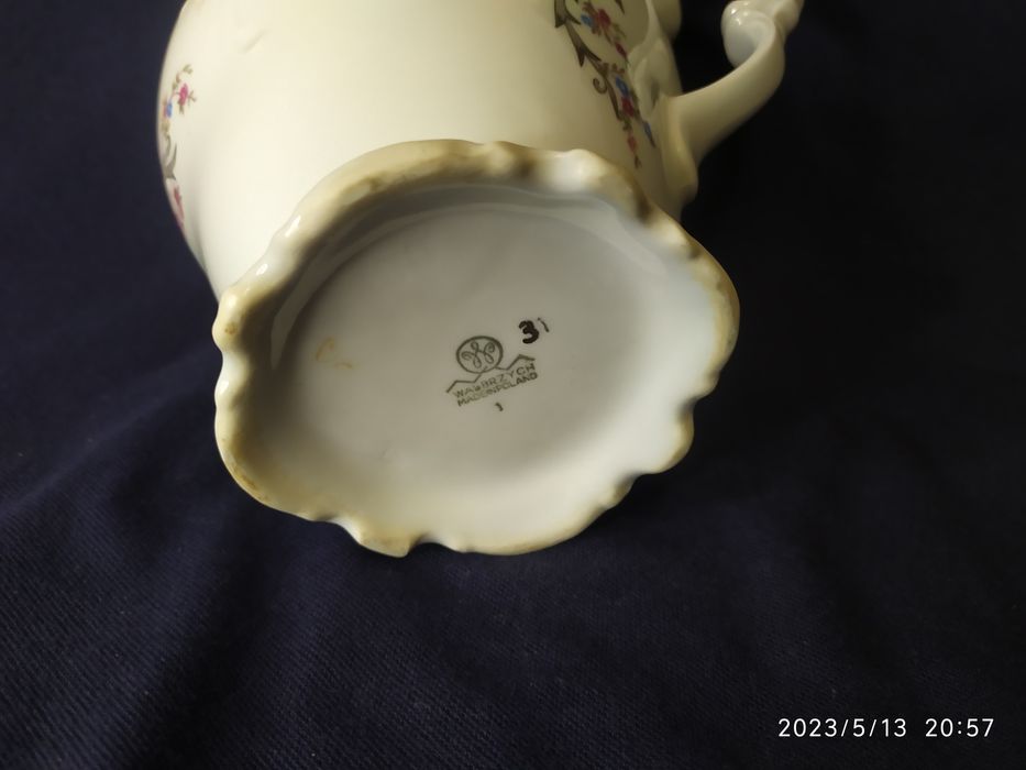 Duży dzbanek na mleko porcelana Wałbrzych PRL