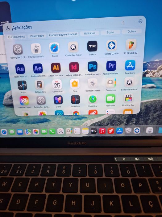 MacBook PRO Touchbar M1, 2020 com varios programas )