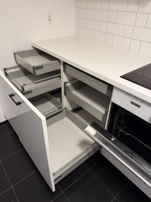 Biala kuchnia ze sprzetem REZERWACJA DO 3.01