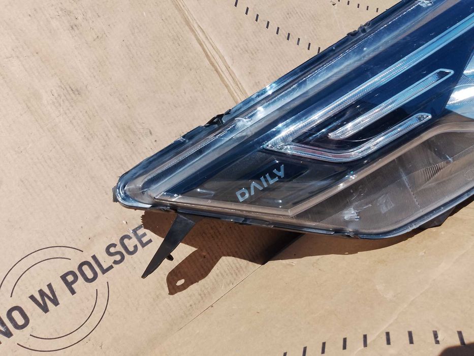 IVECO DAILY 14- lampa  LED prawy przód