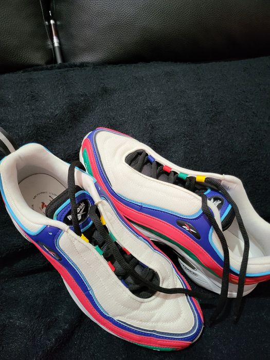 Ténis Reebok originais.