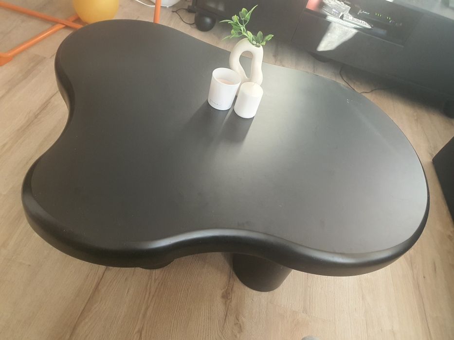 Stół czarny kawowy obły kształt nieregularny