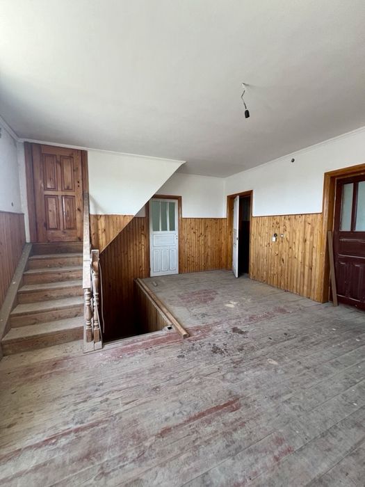Продам 2-поверховий житловий будинок