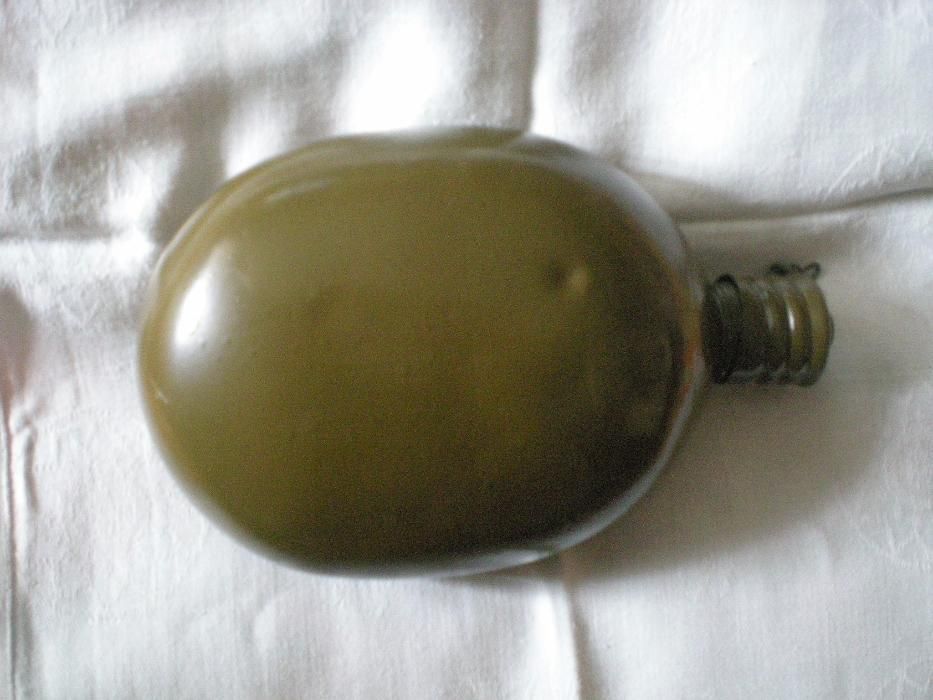 Фляга Советской армии на 750 граммов жидкости,новая в чехле на пояс...