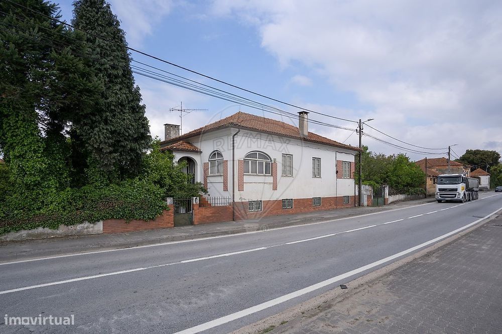 Moradia T10 para venda