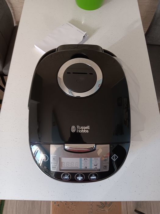 Sprzedam multicooker Russell Hobbs