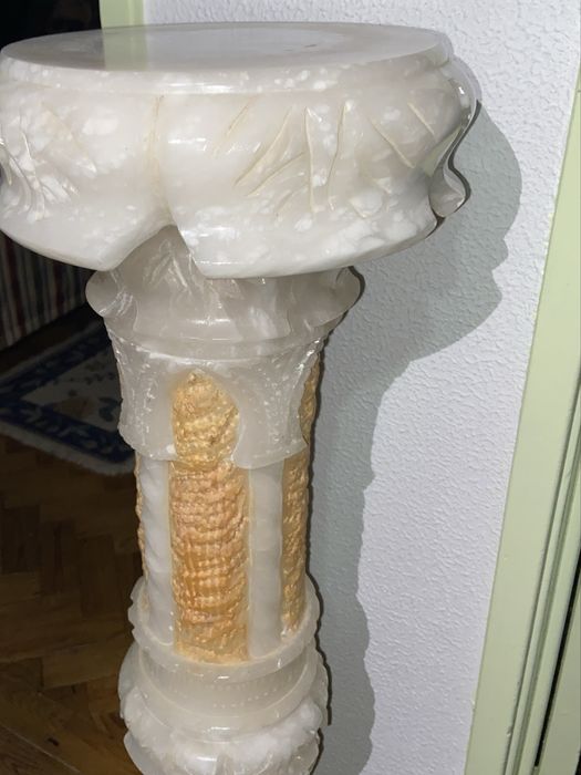 Coluna/Candeeiro em Mármore