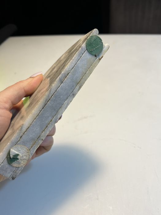 Serwetnik z białego marmuru prl