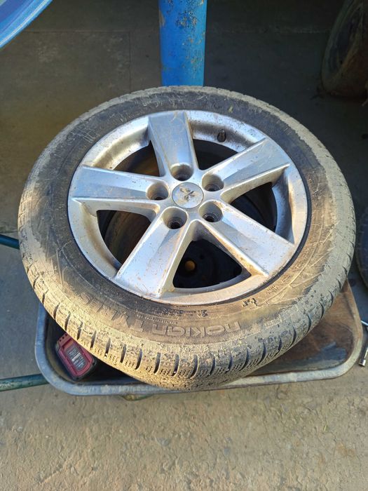 Диски R16 205/60 З резиною , в ідеальному стані