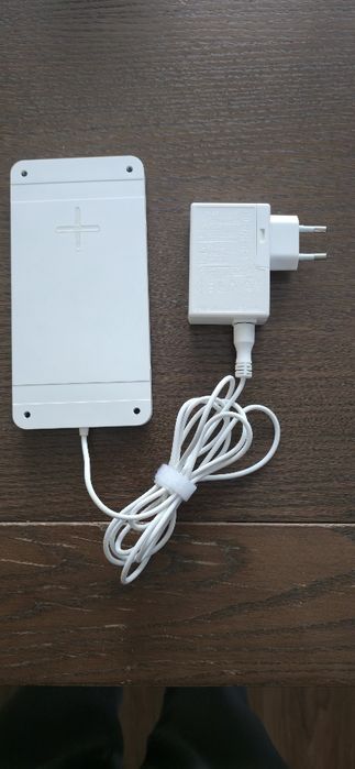 Ładowarka indukcyjna podblatowa Ikea