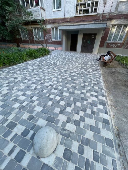 Укладка тротуарной плитки и брусчатки Благоустройство территорий ОСББ