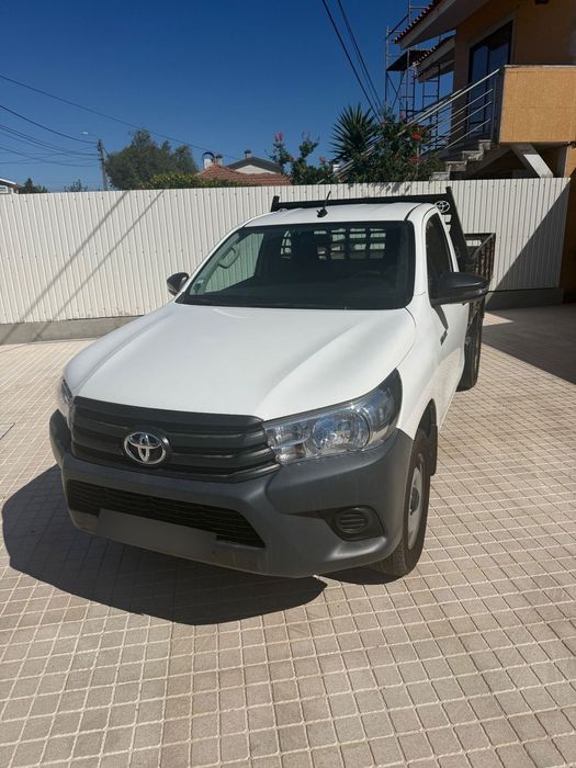 Toyota Hilux 2.4 D-4D 2WD CE CM