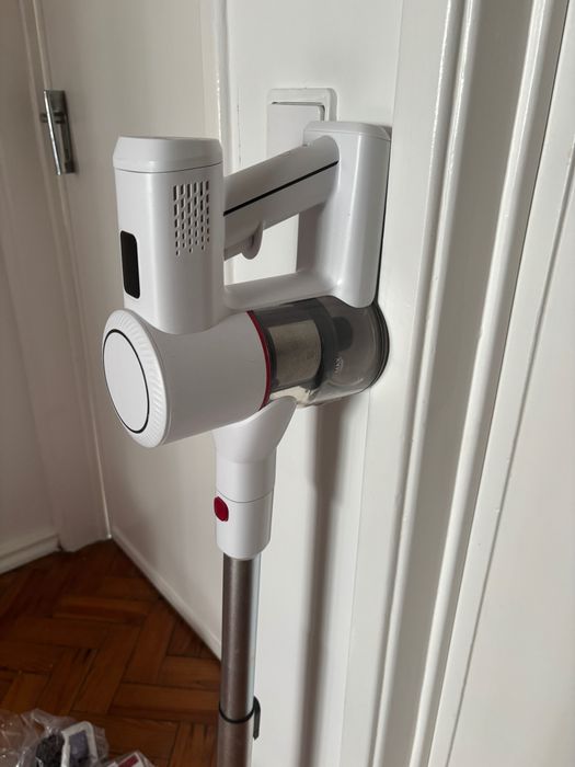 Syntecno rechargeable cordless dry vacuum cleaner