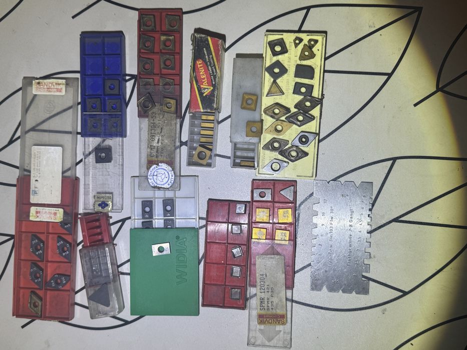Набор токарных пластин (Sandvik, Widia, Valenite) и резьбомер