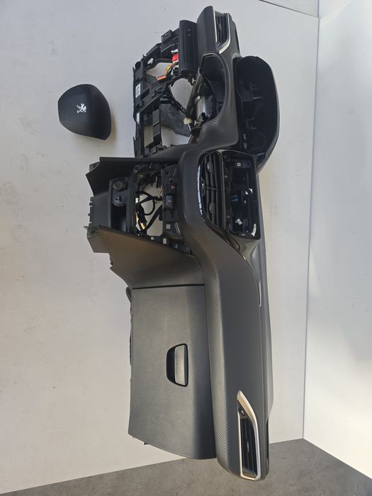 Konsola Carbon Peugeot 208 lub 2008 lift oryginał airbagi
