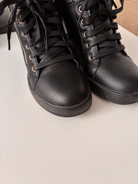 Botki na koturnie Jenny Fairy