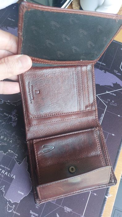 Vendo carteira da Camel, castanha como nova
