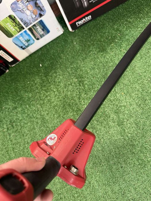 Металошукач Minelab Vanquish 540 Gold з снайпер V8.Металлоискатель