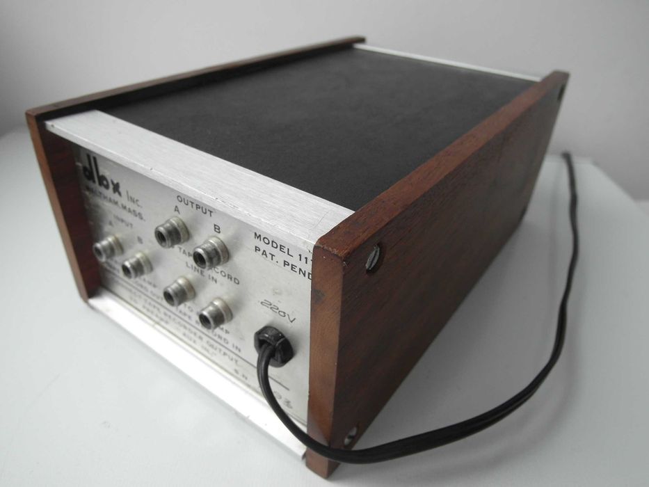 dbx 117 decylinear dynamic range expander reduktor szumu ekspander limiter  kompresor DBX117