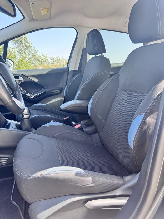 PEUGEOT 208 1.2 ALLURE de 2015 nacional