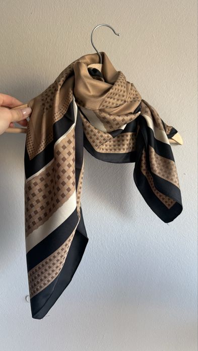 Czekoaldowa gawroszka apaszka chustka