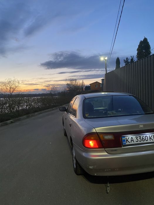 Mazda323VBA седан