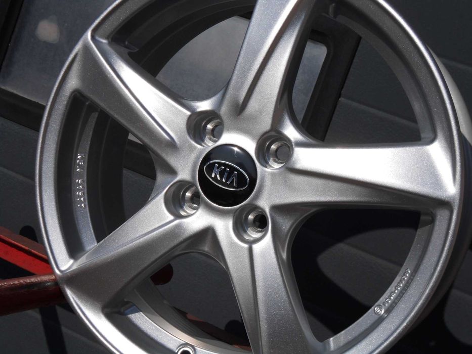 Felgi aluminiowe RC Design 16 4x100 Kia Rio Stonic