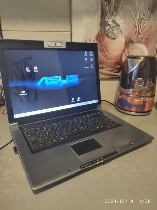 Ноутбук ASUS F5RL ( SSD+HDD)