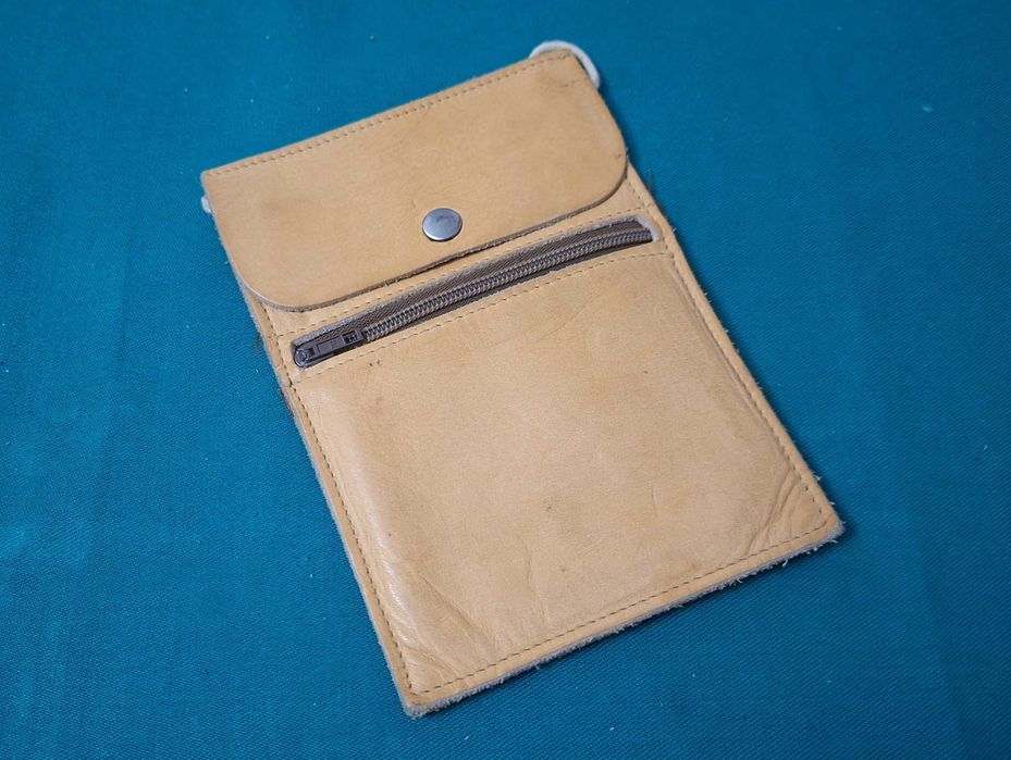Belíssima Bolsa artesanal em couro macio, vintage