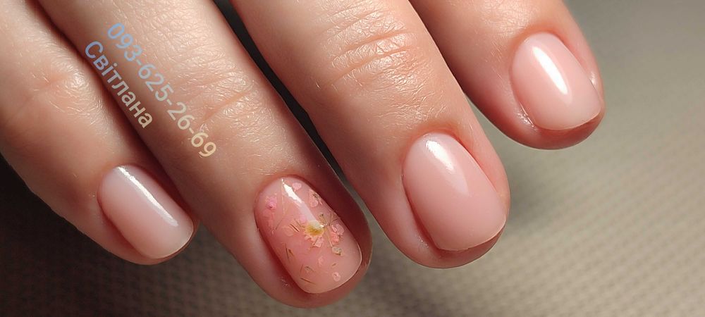 Манікюр з покриттям Обухів