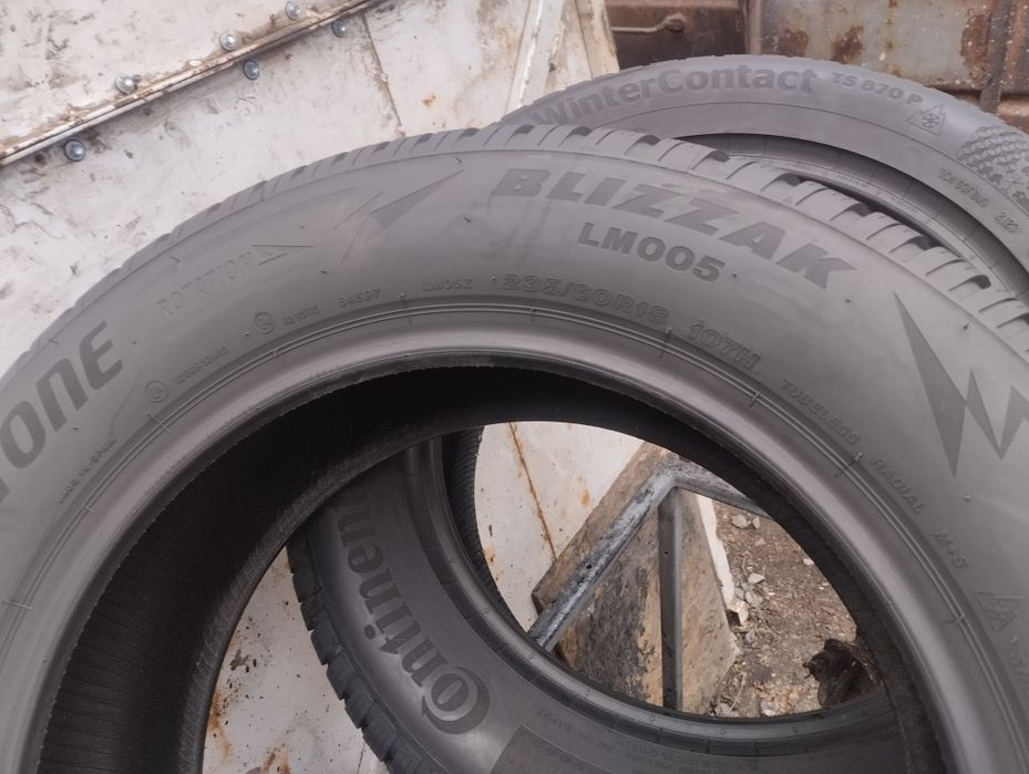 235/60/18 Bridgestone blizzak lm005