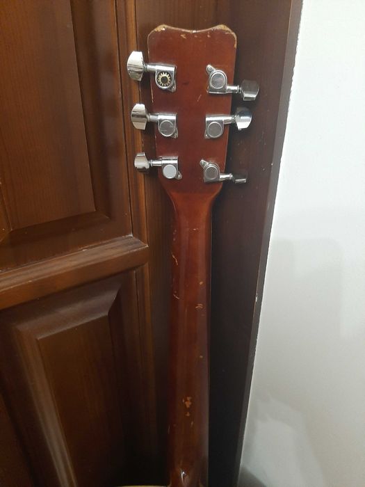 продам гитара шестиструнная