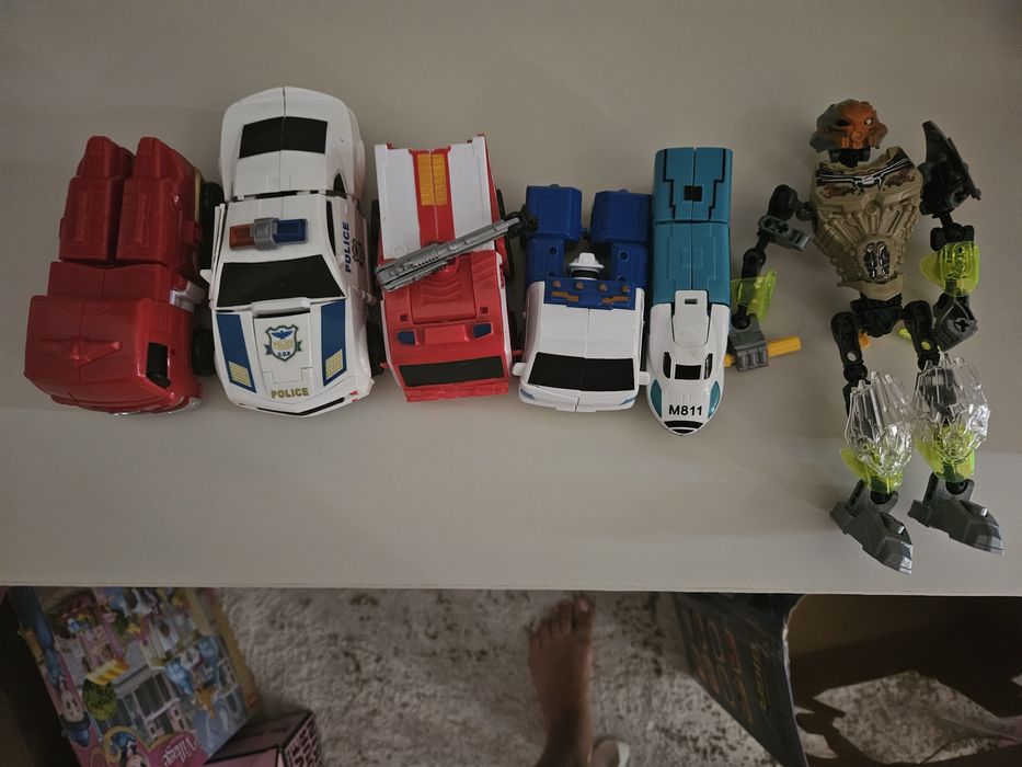 Тобот - трансформер  та інші трансформери