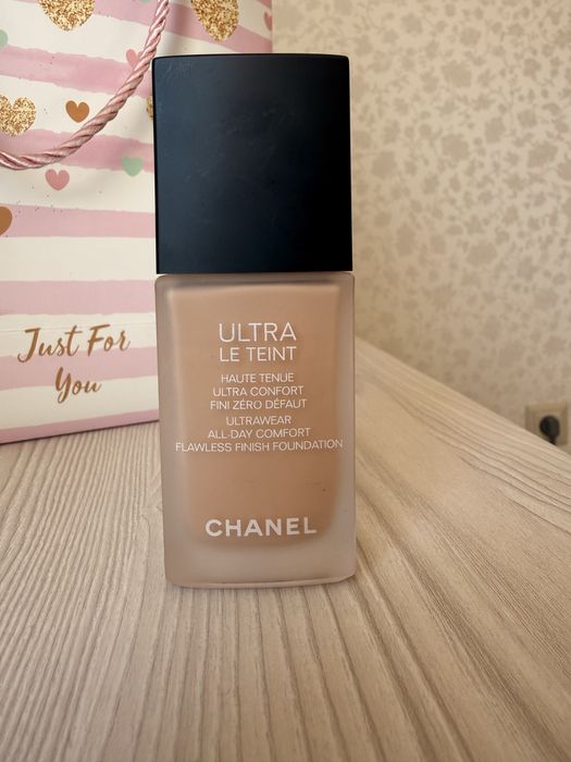 Тональний Chanel ultra Le teint