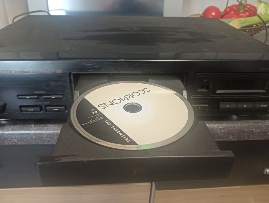 TEAC CD -P1100 compact Disc