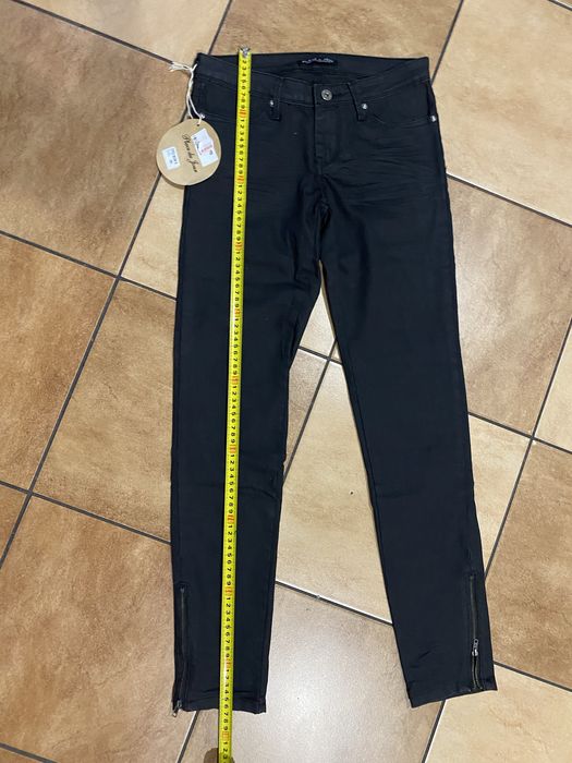 Spodnie skiny z zamkami na nogawkach