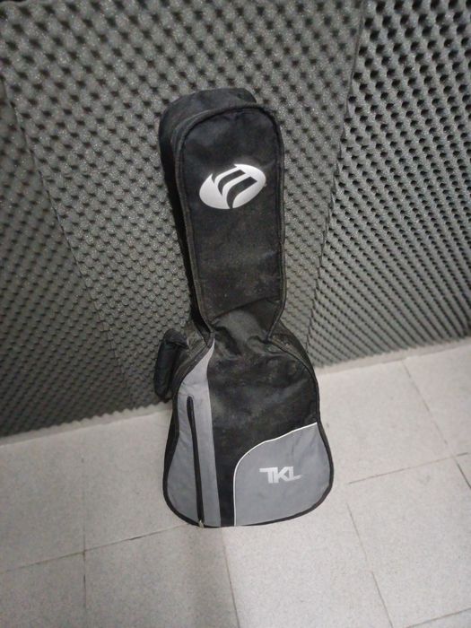 Guitarra Clássica Admira (Juanita) para recuperação (cabeça partida)