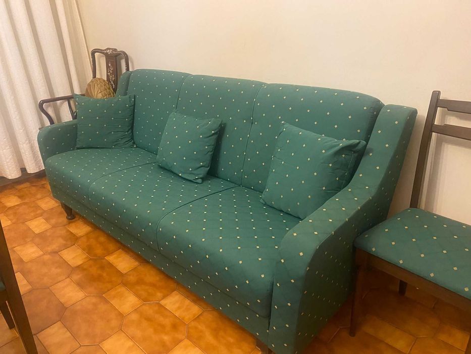 Conjunto sofás mesa e cadeiras