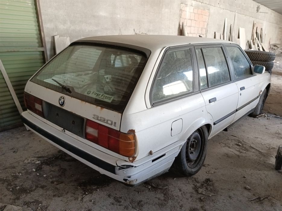 BMW e30 320 gasolina 6 cilindros