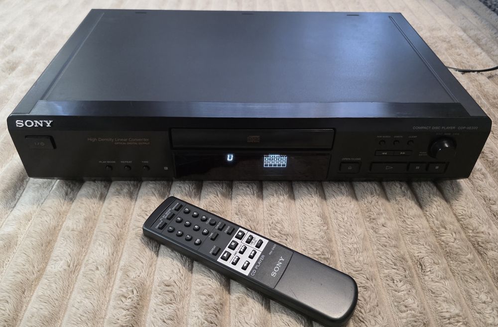 Sony CDP-XE320 Compact Disc Player + Pilot Sony RM-D420 100% Sprawny.  Ładny stan!
