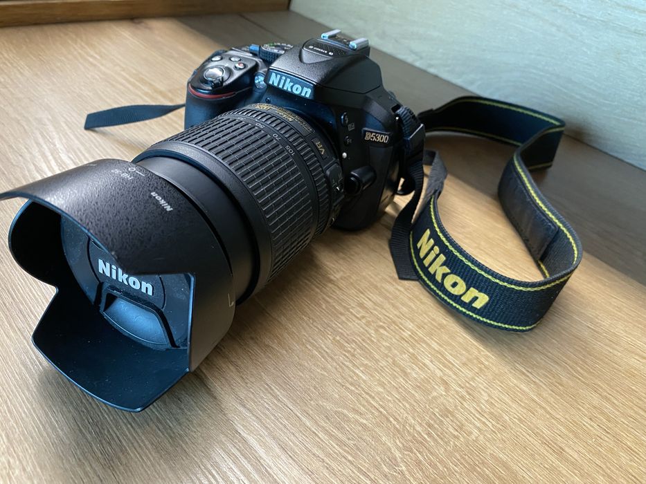 Nikon 5300 z obiektywem 18-105