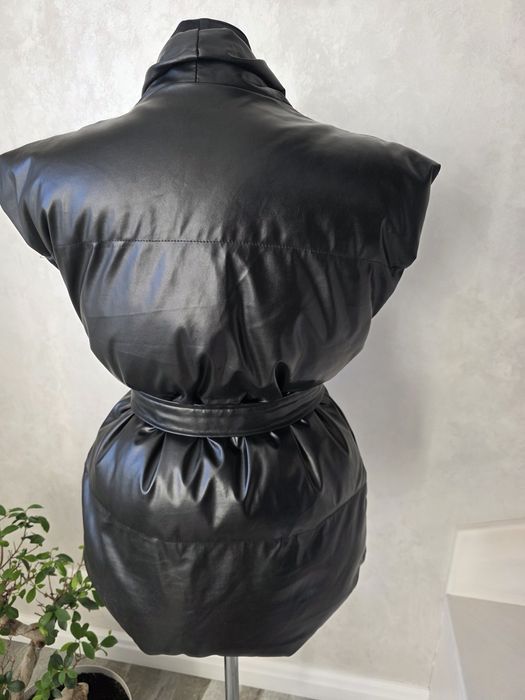 Жилетка тепла. Шкір замінник. Розмір с-л.