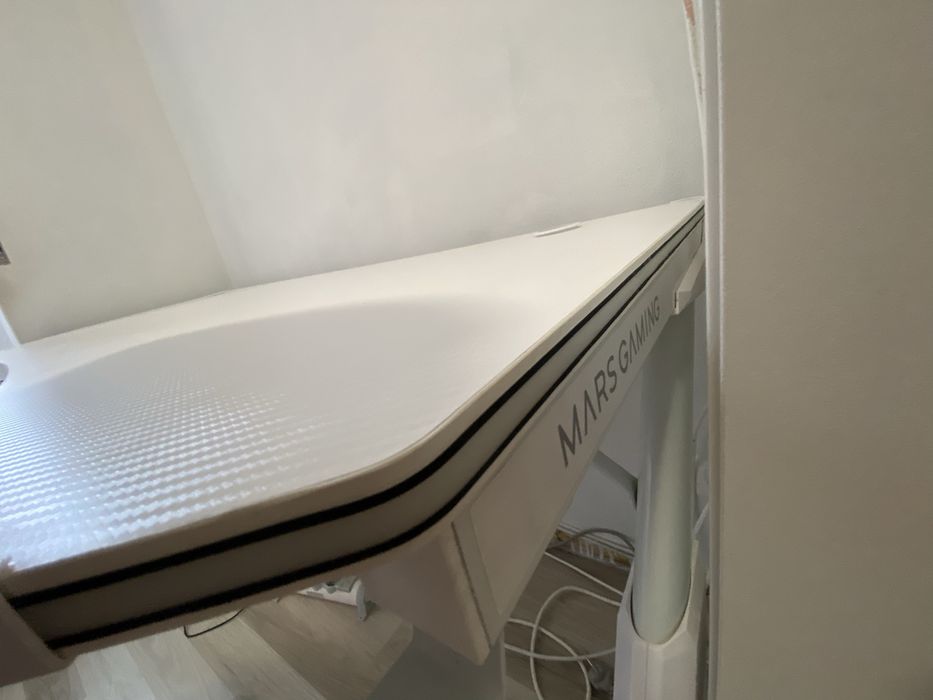 Mesa Gamer com led dos lados, com apoio para fones e para copo + tapet64563989778561124