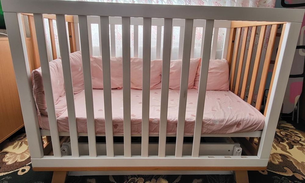 Продам ліжечко з комодом