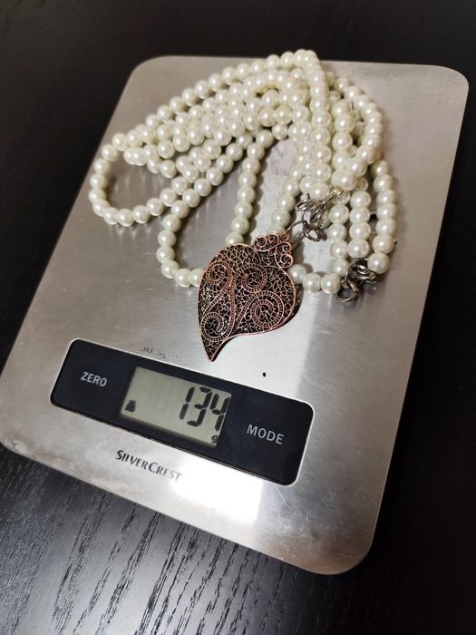 Colar de pérolas com pendente Coração de Viana
