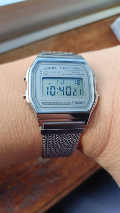 Casio A158WEM Bracelete Malha de Aço