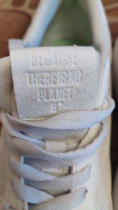 Курточка ігуана,Кросівки   р.43,наколінники