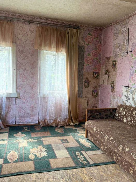 Продаж будинку в центрі с. Ріпки з приватизованою ділянкою!
